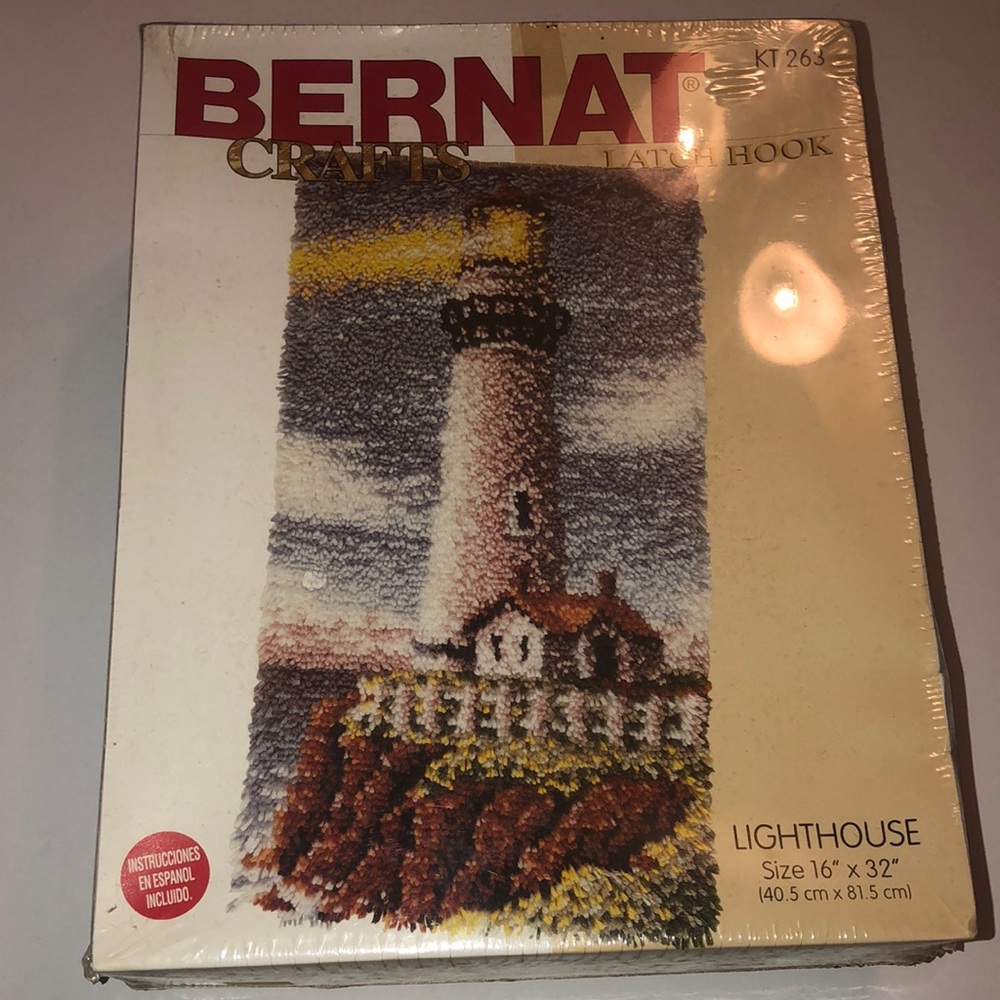 BERNAT New Sealed 16"x32" Lighthouse Latch Hook KIT KT263 Rug/Wall Hanging - Picture 1 of 4